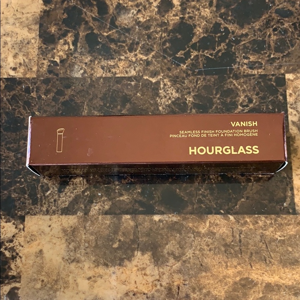BRAND NEW Hourglass Vanish Foundation Brush